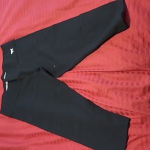 PINK Victoria's Secret crop black leggings
